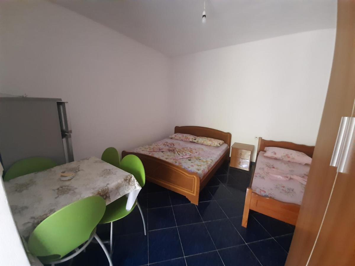 Hillside Apartments Borsh Extérieur photo